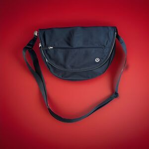 Lululemon Black Crescent Crossbody Bag Nylon Festival Shoulder Bag Night Out